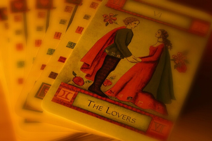 0502110626471tarotcards1modifiedblur.jpg