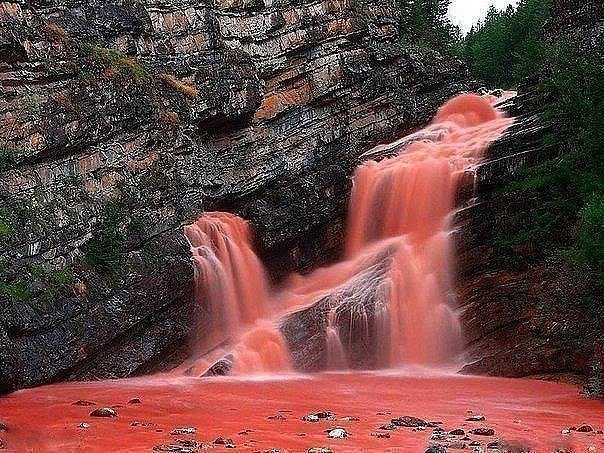 Красный водопад, Канада..jpg